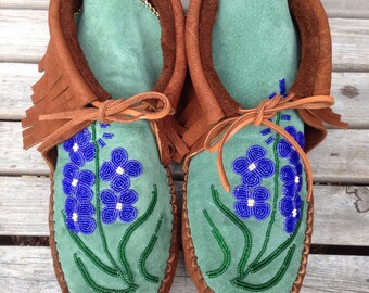 Mocassins en cuir sur mesure de perles