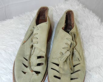 Vintage Womens Cut out Oxfords - Size 6