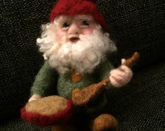 Gnome/Needlefelted Gnome/Nisse/Waldorf Nisse Doll/Handmade Xmas Nisse/Felted Gnome Doll/Gnome for Nature Table/Made to Order
