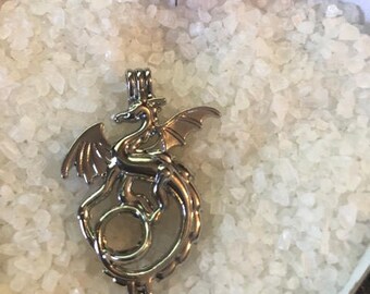 Pendant With Pearl Opening