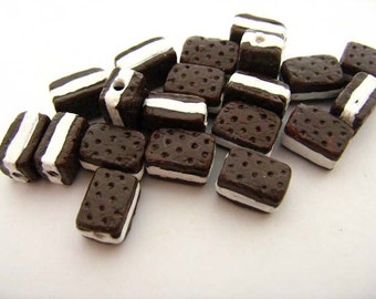 20 Tiny Ice Cream Sandwich Beads - CB735