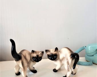vintage couple of 2 siamese porcelain cats