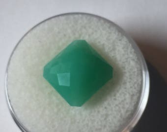 Cushion cut green chrysoprase 1pc