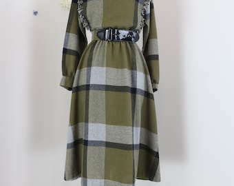 1980s Dress - Olive Green Plaid Flare Midi - Winter Fall - Fringe - Long Sleeve - Belted - Country Western - Size Medium