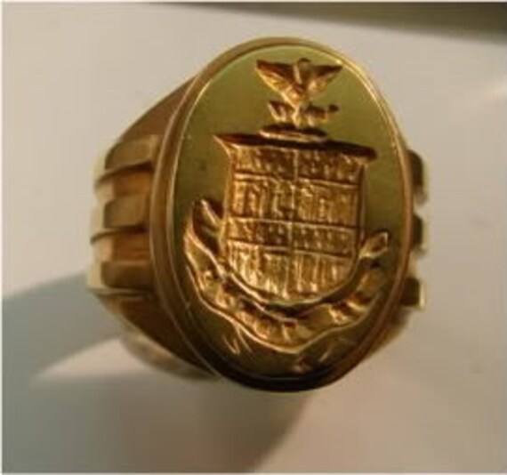 Classic yet Unique 14k gold Crest Ring