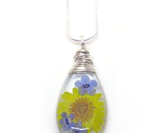 Daisy and Forget Me Not Necklace - Real Flowers Encased in Resin - Pressed Flower Jewelry - Resin Necklace - Resin Jewelry