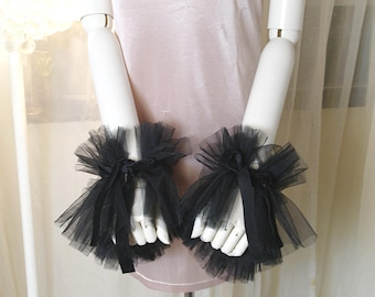 2 pcs Elizabeth Black Tulle Lace Cuff gloves Arm Cover Sleeves Velvet Tail Victorian Rococco armpiece bracelet Gothic Goth steampunk