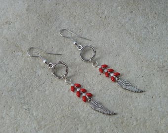 Red enameled ears 3 chain earrings