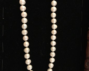 18 inch Akoya Pearl Necklace 8-9 MM 14 C Gold Clasp