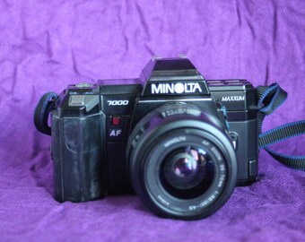 Minolta Maxxum 7000 SLR 35mm camera-with 50mm f1:1.7
