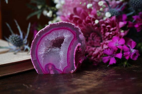 Pink Small Agate Geode 140g, Small Geode, Raw Agate, Agate Druzy, Agate Crystal, Little Geode, Mini Agate Geode, Collectible Geodes