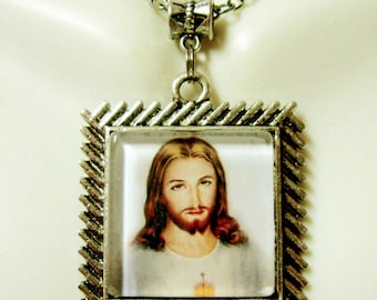 Sacred heart of Christ pendant and chain - AP05-300