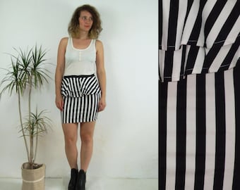 90's vintage women's black-white striped mini pencil high waisted skirt