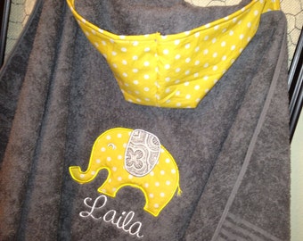 Personalized Hooded Towel with Elephant