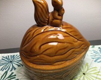 Vintage Squirrel Walnut Nut Cookie Jar