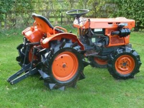 KUBOTA B7100 TRACTOR Operations & Parts Manuals 390 pgs also