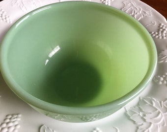 Jadeite Mixing Bowl beaded edge ~Jadite