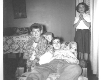 Vintage Snapshot "Surprised" Sister Brothers Family Dynamics Found Vernacular Photo
