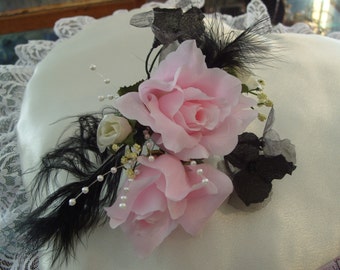 FEATHER MIST. Silk flower Corsage