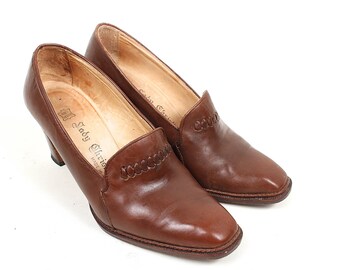Vintage Brown Leather Shoes - 1960s 1970s Brown Leather High Heels Made in Italy - 60s 70s Leather Chunky Wood Heel Pumps Size 8