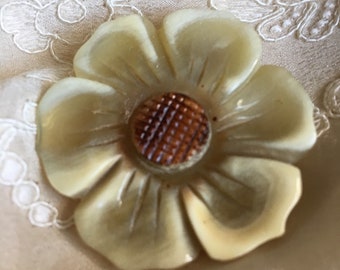 Vintage 1950s Celluloid Flower Brooch