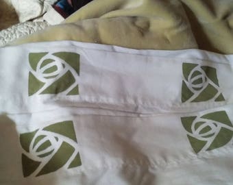 Pair of Glasgow Rose Pillowcases