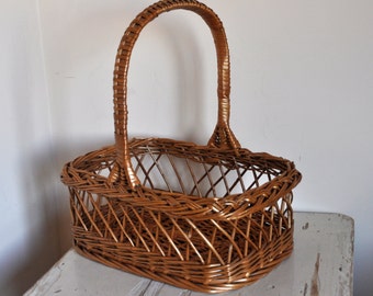 Vintage Handwoven Wicker Basket - Rustic Home Decor - European Arts and Crafts