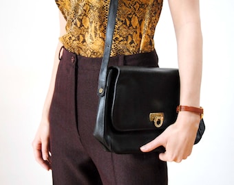 Vintage bag with flap and strap/Pierre BALMAIN black leather