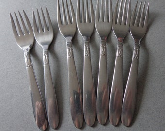 IS Creation I Mixed Lot Stainless Flatware, 5 Dinner Forks and 2 Salad Forks, International Silver silverware