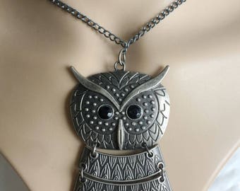 Chunky retro owl pendant necklace