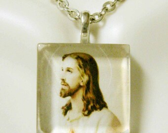 Sacred heart of Christ pendant with chain - GP02-016
