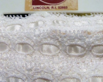 Vintage Ryco Lace with Ribbon Backing, 13 Yards, White and Creamy White, 3/4" Wide. Gorgeous Vintage Edging. On Ryco Spool. Mint Condition.