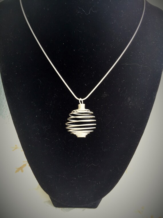 stone pendant holder