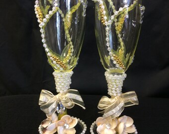 Seashell champagne glasses