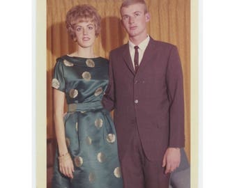 1962 Kodacolor Print Vintage Snapshot Photo: Young couple (75582)