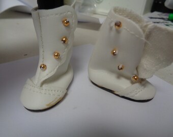 Vintage WhiteVictorian Doll Boots-- Size 7- New old stock-41mm x 19mm