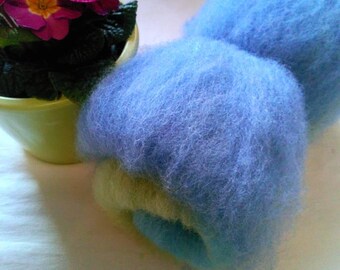 Colourful batt made of 100% of Suffolkschaf wool from the spinning or felting in 50g batts