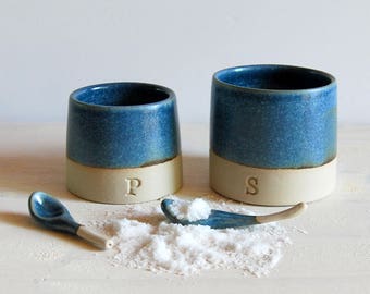 Salt and pepper cellars Salt and pepper pots with spoons Salt keeper Kitchen decor Serving salt Hostess gift Ceramic and pottery Stoneware
