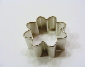 Mini Daisy 1.75 inch Cookie Cutter