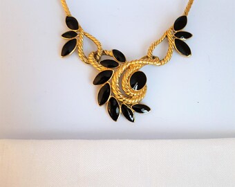 Signed Trifari TM Necklace