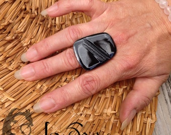 Hommage à Soulages : Bague en cuivre émaillé, noir lumineux