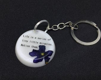 Keychain power line and real dried flowers