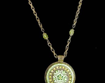 Vintage 60s Green Beaded Pendant Necklace VG2960