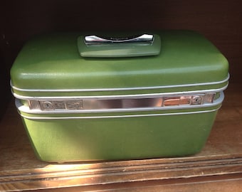 sale Vintage Samsonite Saturn Avocado green train case