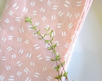 Pink Linen Cloth Napkins, Brunch Napkins, Spring Napkins, Mothers Day Napkin, Baby Shower Napkin, Pink and White Cloth Napkin, Blush Napkins