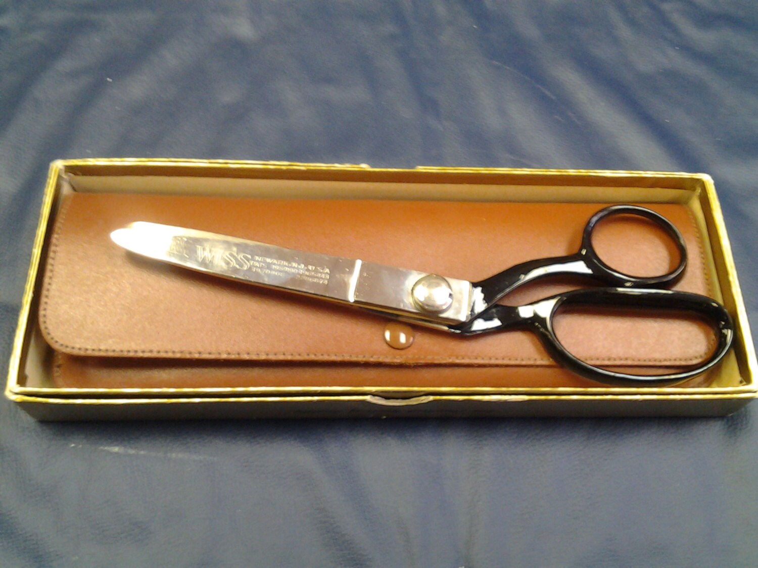 On Sale Wiss Pinking Shears with Original Box Leather Case