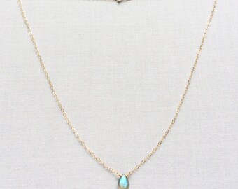 Labradorite Necklace, Tiny Labradorite Necklace, Labradorite Jewelry, Labradorite, Labradorite Jewellry, Tiny Stone Necklace, Crystal, GN17
