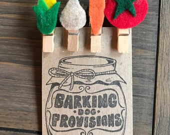 Vegetable magnet memo clips
