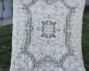 Vintage Off White Quaker Floral Lace Tablecloth