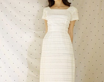 Vintage White 1950s Hourglass Dress//1950s Rockabilly White Hourglass Dress // VLV Square Bodice // Shelf Bust